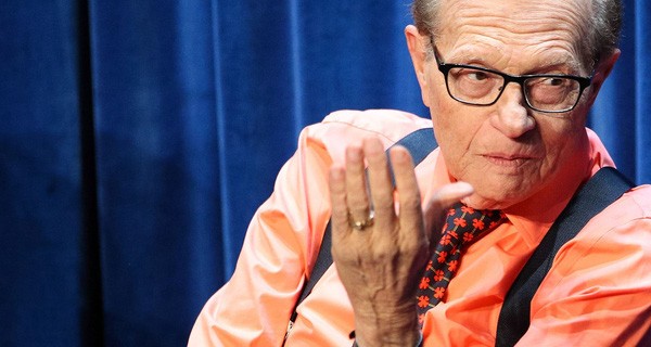 Lắng nghe Larry King chia sẻ 9 bài học để trở thành “bậc thầy giao tiếp”