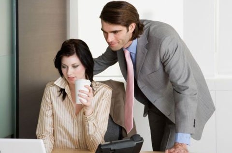 3 lỗi những phụ nữ công sở dễ mắc trong công việc
