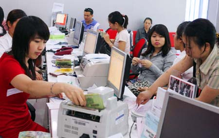 Nhân lực ngành tài chính: Nóng vì lương