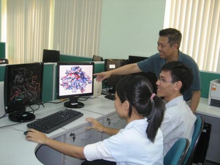 Gặp cậu bé Việt bán thuốc lá dạo thành nhà khoa học tài giỏi ở Mỹ