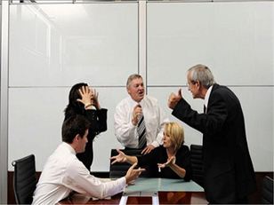 7 lý do đồng nghiệp có thể không tin tưởng bạn và cách khắc phục