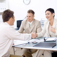 Để giữ chân nhân tài tại các thị trường mới nổi