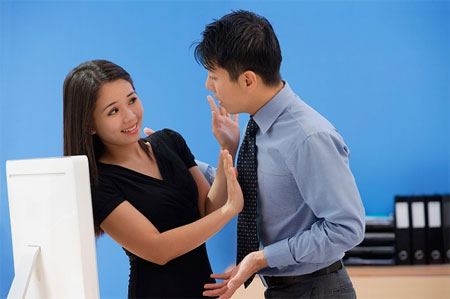Đừng biến công sở thành nơi hẹn hò của bạn