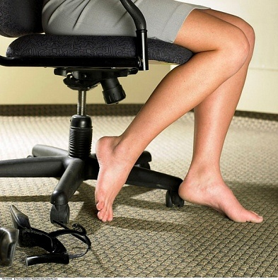 Những bóng hồng xấu xí ở công sở