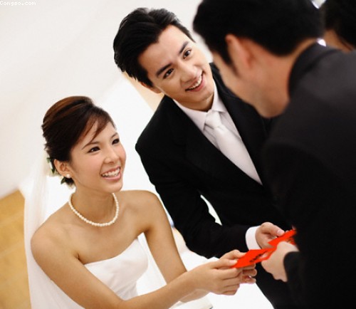 Công sở mùa cưới