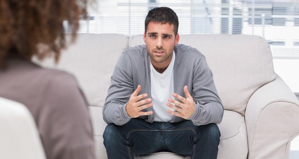 Để lấy được lòng tin của người khác: Hãy tỏ ra ngớ ngẩn