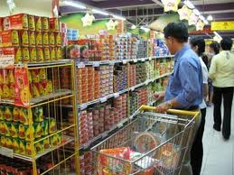 Để bán lẻ offline không “chết chìm” trước online