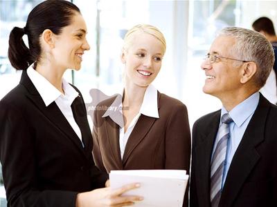Xây dựng mối quan hệ tốt đẹp với đồng nghiệp – lợi đủ đường