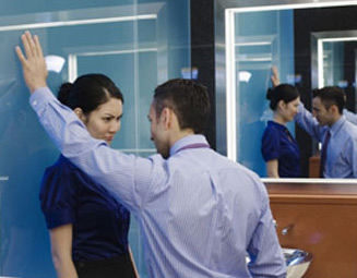 Phút yếu lòng của chị em công sở