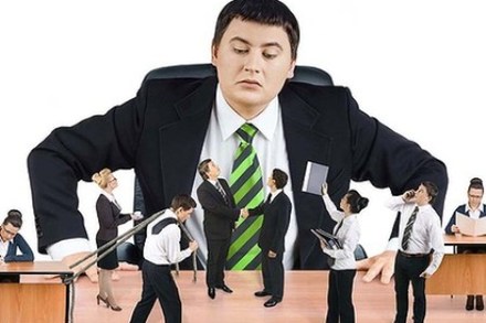 Chuyện nhân viên không phục vụ sếp mới