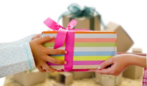 Gây ấn tượng với khách hàng bằng quà tặng