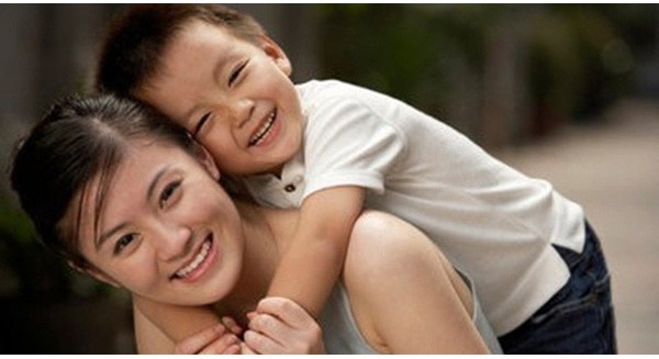 Nghiên cứu cho thấy con trai thông minh chủ yếu di truyền từ mẹ