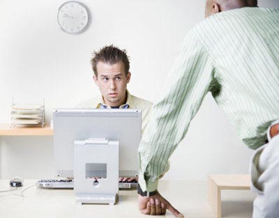 Nghệ thuật phê bình nhân viên