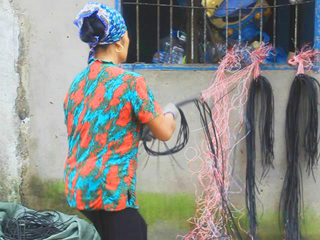 Làng mưu sinh bằng nghề “xẻ thịt” dây điện giữa Sài Gòn