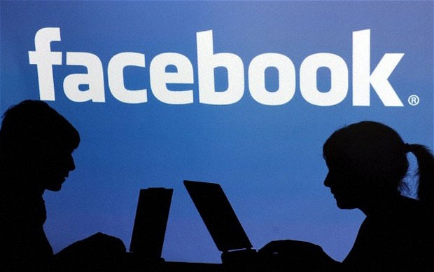 Khi sếp cũng chơi facebook