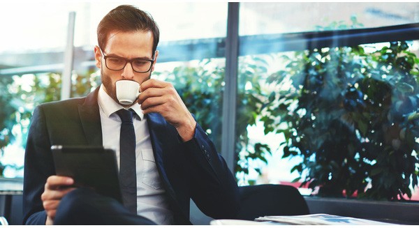 Tiết kiệm không làm bạn giàu có, mà là “Bán thứ gì đó”